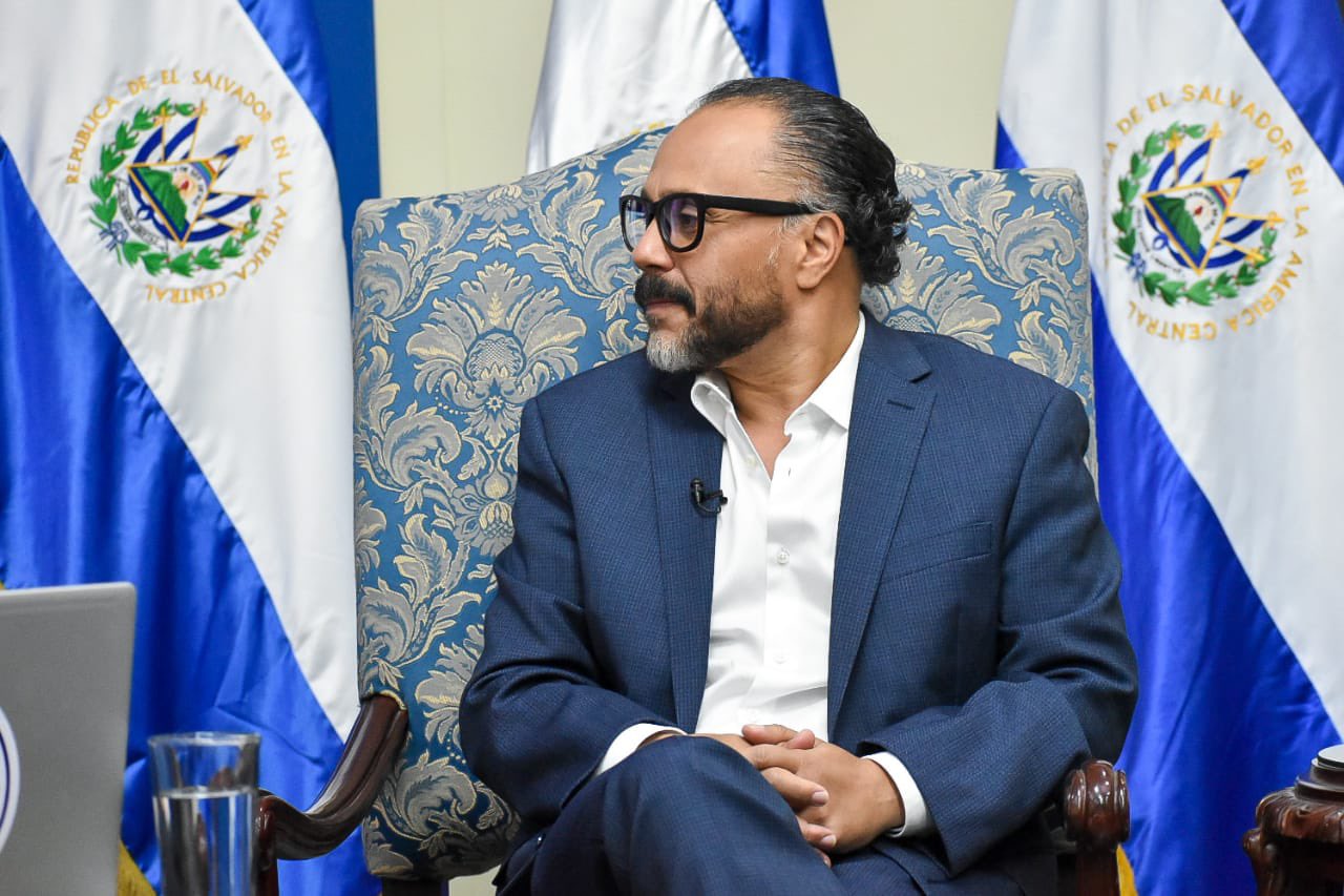 Ernesto Castro: Ya no vamos a aguantar a todos aquellos ladrones que saquearon el dinero del pueblo salvadoreño ernesto-castro-ya-no-vamos-a-aguantar-a-todos-aquellos-ladrones-que-saquearon-el-dinero-del-pueblo-salvadoreno